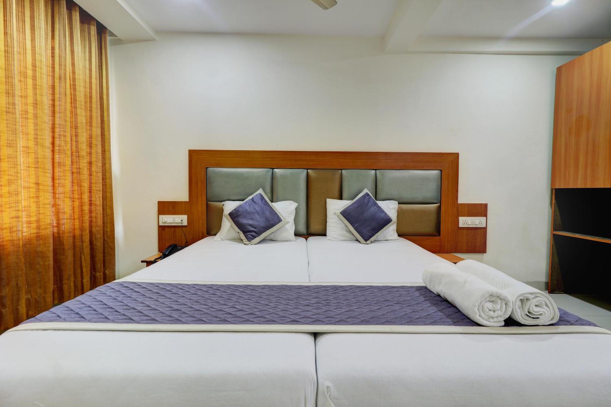Hotel New Sarovar Grand パンベル エクステリア 写真