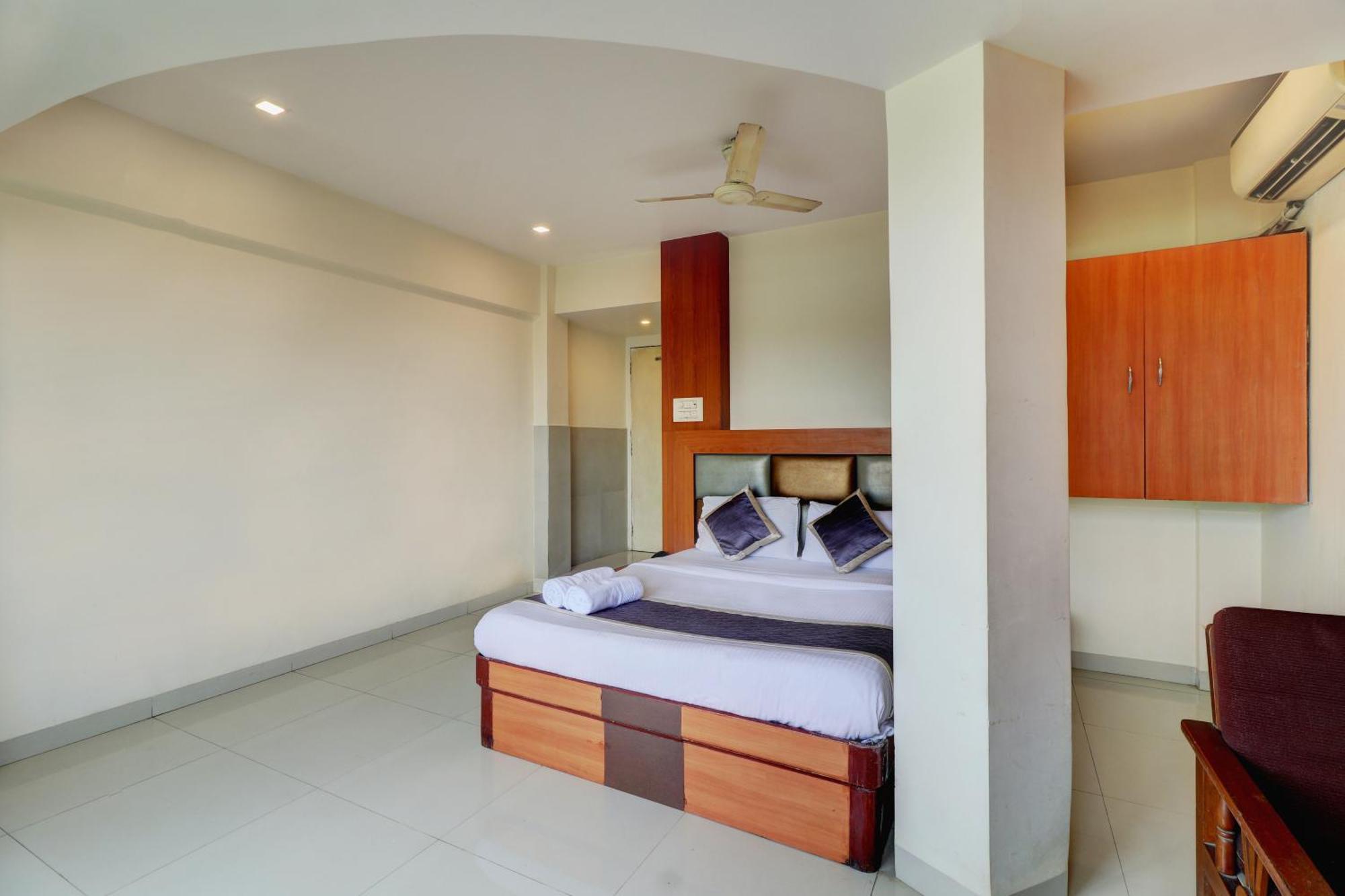 Hotel New Sarovar Grand パンベル エクステリア 写真