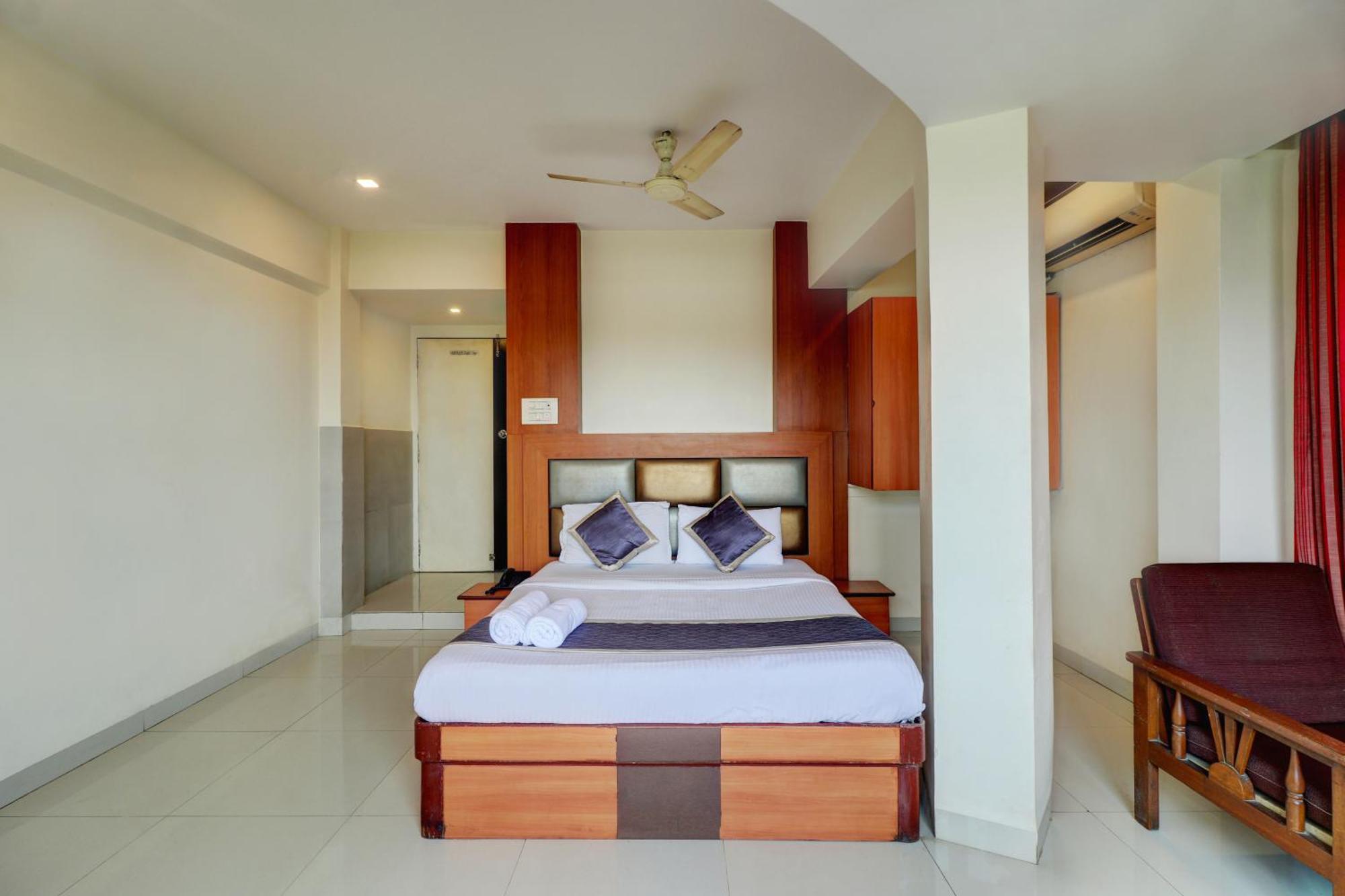 Hotel New Sarovar Grand パンベル エクステリア 写真